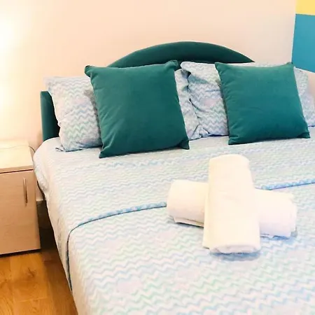 Apartment Turquoise Sparkle *