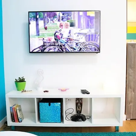 Turquoise Sparkle Apartment *